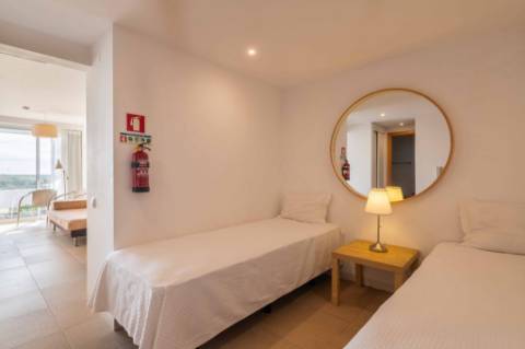 Apartamento de tipologia T1+1, Golden Club Cabanas.