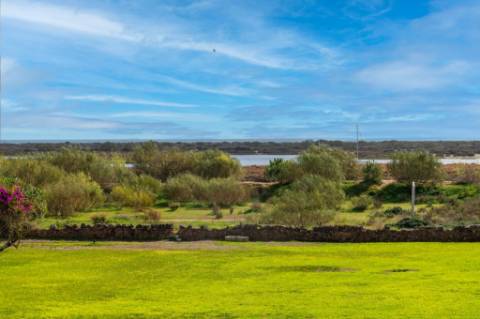 Apartamento de tipologia T1+1, Golden Club Cabanas.