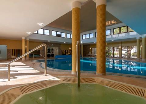 Apartamento de tipologia T1+1, Golden Club Cabanas.