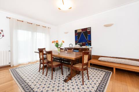 Moradias térreas T3 e T1, piscina, lote 5.250m2, Meco, Sesimbra