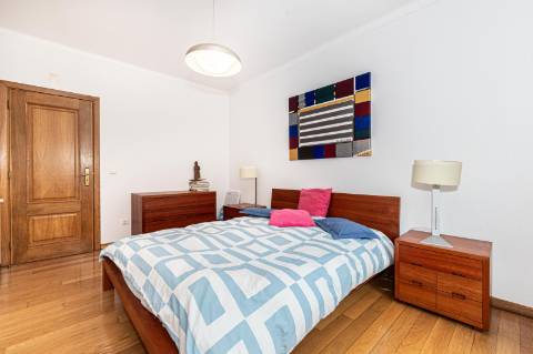 Moradias térreas T3 e T1, piscina, lote 5.250m2, Meco, Sesimbra