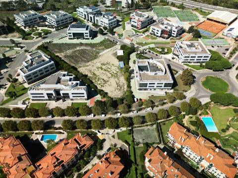 Lote de terreno para construção com 4906m2, na Quinta da Beloura, Sintra