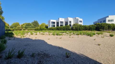 Lote de terreno para construção com 4906m2, na Quinta da Beloura, Sintra