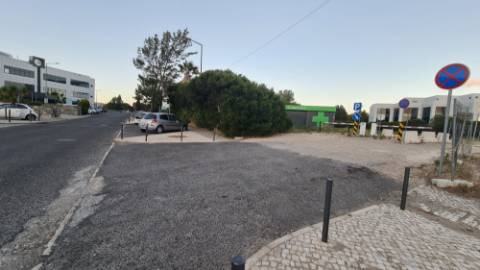 Lote de terreno para construção com 4906m2, na Quinta da Beloura, Sintra