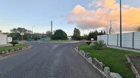 Lote de terreno para construção com 4906m2, na Quinta da Beloura, Sintra