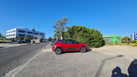 Lote de terreno para construção com 4906m2, na Quinta da Beloura, Sintra