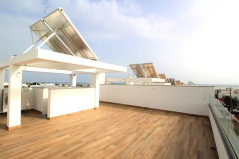 Nova moradia T3 com amplos terraços e piscina privada, na Fuseta, Algarve