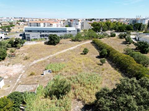 Excelente terreno urbano para construção, na marginal Montijo
