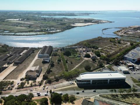 Excelente terreno urbano para construção, na marginal Montijo