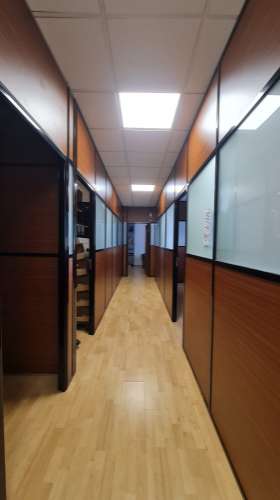 Amplo Armazém com escritórios na Nacional 10, Alverca do Ribatejo