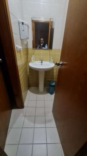 Amplo Armazém com escritórios na Nacional 10, Alverca do Ribatejo