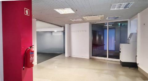 Loja comercial na Rua do Quelhas, na Lapa, Lisboa