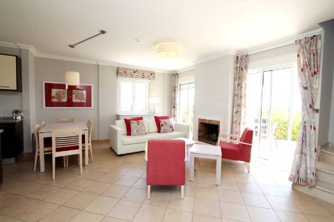 Luxuosas moradias V3 equipadas e mobiladas em Golfe Country Clube, Algarve