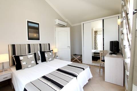 Luxuosas moradias V3 equipadas e mobiladas em Golfe Country Clube, Algarve