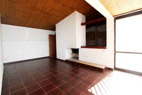 Moradia T6, lote 915m2, próxima da praia, na Parede, Cascais