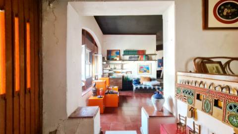 Moradia T6, lote 915m2, próxima da praia, na Parede, Cascais