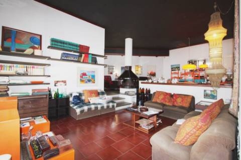 Moradia T6, lote 915m2, próxima da praia, na Parede, Cascais