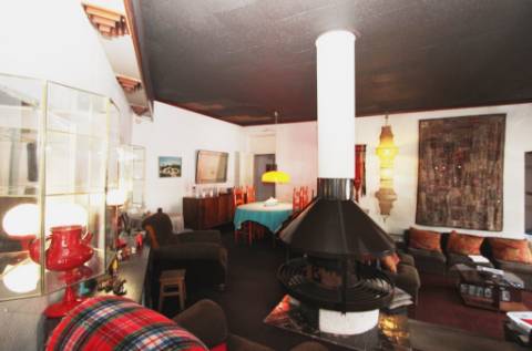 Moradia T6, lote 915m2, próxima da praia, na Parede, Cascais