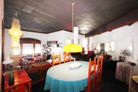 Moradia T6, lote 915m2, próxima da praia, na Parede, Cascais