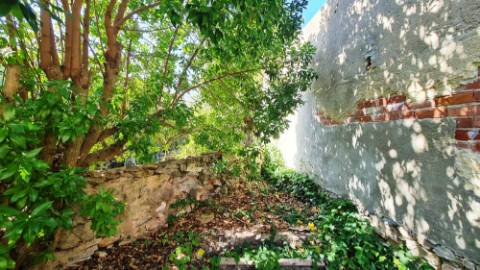 Moradia T6, lote 915m2, próxima da praia, na Parede, Cascais