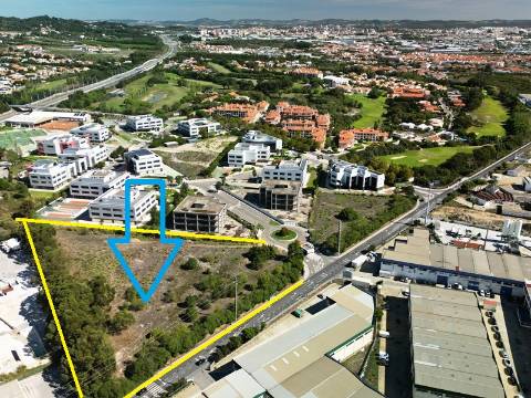 Lote de terreno para construção com 14.885m2, frente estrada principal, na Quinta da Beloura, Sintra