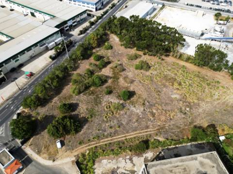 Lote de terreno para construção com 14.885m2, frente estrada principal, na Quinta da Beloura, Sintra