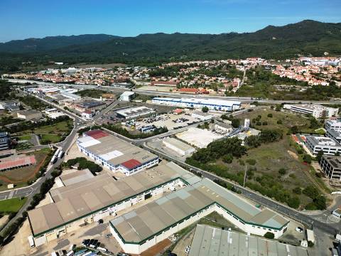 Lote de terreno para construção com 14.885m2, frente estrada principal, na Quinta da Beloura, Sintra