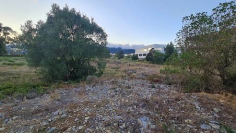 Lote de terreno para construção com 14.885m2, frente estrada principal, na Quinta da Beloura, Sintra