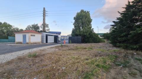 Lote de terreno para construção com 14.885m2, frente estrada principal, na Quinta da Beloura, Sintra