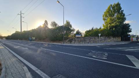 Lote de terreno para construção com 14.885m2, frente estrada principal, na Quinta da Beloura, Sintra