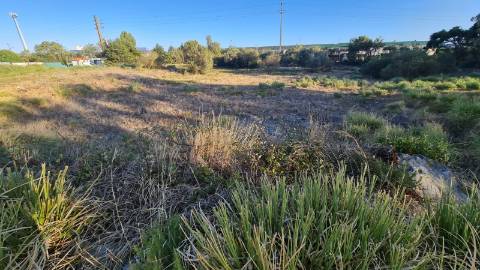 Lote de terreno para construção com 14.885m2, frente estrada principal, na Quinta da Beloura, Sintra