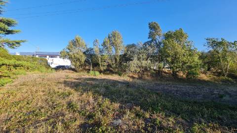 Lote de terreno para construção com 14.885m2, frente estrada principal, na Quinta da Beloura, Sintra