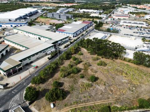 Lote de terreno para construção com 14.885m2, frente estrada principal, na Quinta da Beloura, Sintra