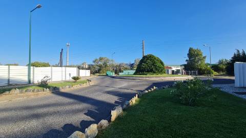 Lote de terreno para construção com 5932m2, frente estrada principal, na Quinta da Beloura, Sintra