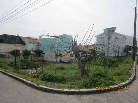Terreno p/ construção em Santa Iria da Azóia