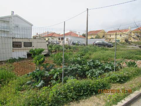 Terreno p/ construção em Santa Iria da Azóia