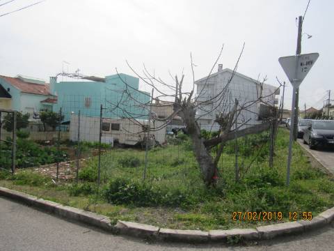 Terreno p/ construção em Santa Iria da Azóia