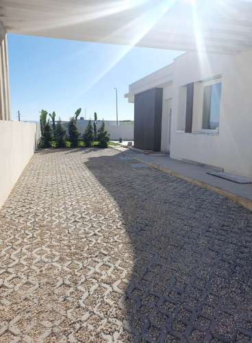 Excelente moradia térrea T3, com piscina e jardins, na Lourinhã