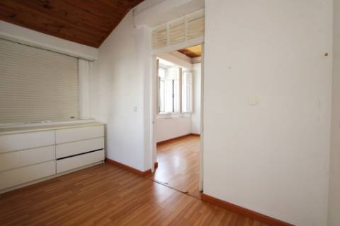 Moradia T6, lote 915m2, próxima da praia, na Parede, Cascais