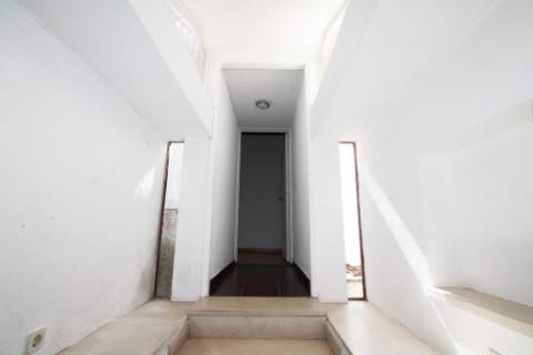 Moradia T6, lote 915m2, próxima da praia, na Parede, Cascais