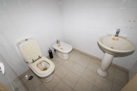 Espaçoso e funcional escritório, com 10 parqueamentos, em Carnaxide, Oeiras
