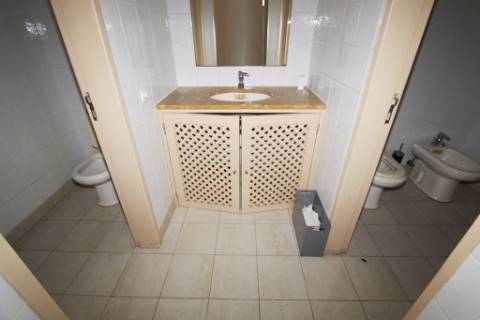 Espaçoso e funcional escritório, com 10 parqueamentos, em Carnaxide, Oeiras
