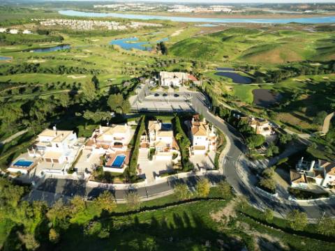 Magnifica moradia T5 na Quinta do Vale Golf Resort, em Castro Marim, Algarve