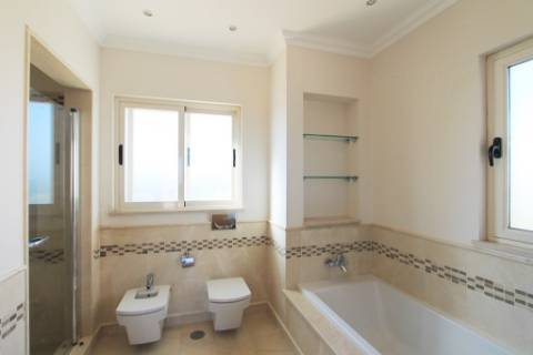 Magnifica moradia T5 na Quinta do Vale Golf Resort, em Castro Marim, Algarve