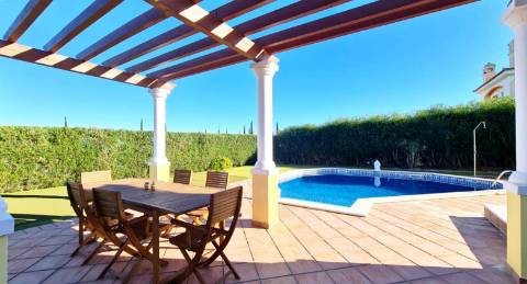 Magnifica moradia T5 na Quinta do Vale Golf Resort, em Castro Marim, Algarve