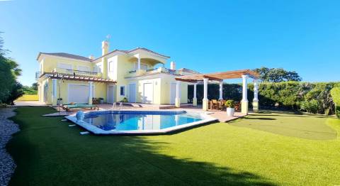 Magnifica moradia T5 na Quinta do Vale Golf Resort, em Castro Marim, Algarve