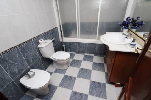 Quinta com moradia T4, piscina com jardim, garagem e vinhas, em Campo Maior