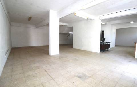 Loja para Arrendamento no Centro do Bom Retiro - 125m² - 650 Euros Mensais
