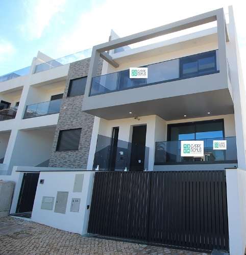 Moradia de Luxo T4 em Tavira - Conforto e Elegância