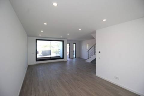 Moradia de Luxo T4 em Tavira - Conforto e Elegância